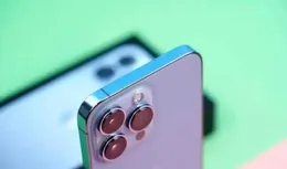 為何手機網路攝影機模組越來越大、越來越凸起硌手？難道不是平的、輕薄的手感更好嗎？買的是手機還是照相機？