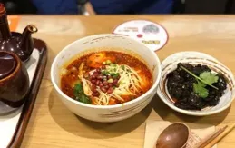 一碗米粉一座城