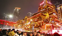 誰接下了春節出遊「潑天富貴」？春晚分會場、網紅小城、非遺名城「三分市場」