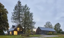 磚木構成的農場小屋