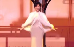 湖南春晚翻車合集，掉麥、魔術翻車、假唱頻出，讓人看得太尷尬