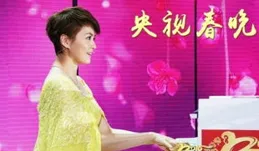 趙雅芝春晚被艷壓？殷桃蔣欣驚為天人！誰才是真女神