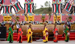 萬人共舞過大年丨有一種叫雲南的生活之365天