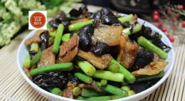 五花肉炒木耳，簡單食材也能做出高級感，快來試試吧！