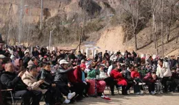 秧歌隊鬧出新年味 陜北高西溝的紅火年