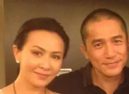 陳山聰5年婚姻疑亮紅燈，不戴婚戒獨內建子，為證清白拍片回應