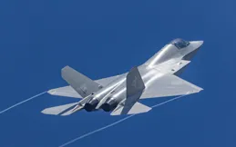 中國空軍悶聲幹大事！一邊造六代機一邊魔改600架四代戰機