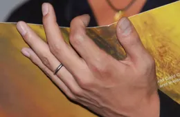 扳指究竟該戴在哪個手指上？揭秘古代與現代的不同風尚！