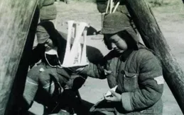 她為革命不惜與父斷交，21歲嫁開國上將劉亞樓，三年後遺憾改嫁