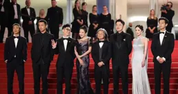 這一夜，章子怡眼神閃躲，她一臉的心事，離開汪峰後她才認清現實