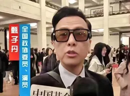 台媒話筒撞上甄子丹暴擊：七個字震出3.2億熱搜