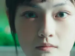 滿臉僵硬全程發呆？嚴寬異人之下2爆了，打臉多少內娛流水線劇作