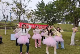 宜賓市南溪區福臨幼稚園開展「三八」婦女節戶外文體活動