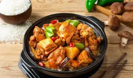 想吃黃燜雞在家就能做，超簡單，味道不比外邊差，小白也能輕松做