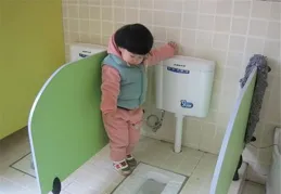 當廁所漏水修復完畢，業主的臉色讓師傅驚呆了！