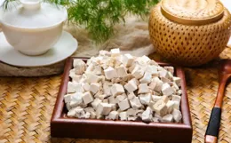 濕氣最怕「2湯2茶」，換著喝，體內濕氣嘩嘩排出！別只知道紅豆薏米水