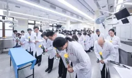 向「大體老師」致敬！北京協和醫學院「人體解剖學」，正式開課！