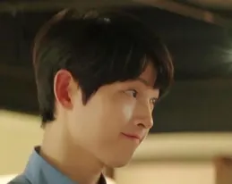 王晨正暖心探親：看望爺爺後不忘姑姑，網友直呼「太有愛了！」