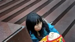 當母愛以尊嚴為籌碼，誰在書寫人性的天平？