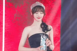 甜心教主雯雯：從車模到頂流，她憑什麽圈粉百萬？