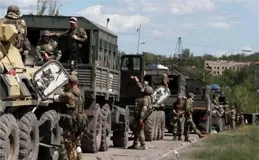 俄軍大反攻，庫爾斯克生變，蘇賈市升起俄國旗，32國軍方密談出兵