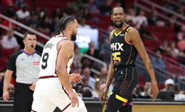 一裏一外被拉開，三巨頭轟然倒下，火箭取勝有章法，贏球一舉兩得