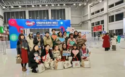 董宇輝帥出天際，上海AWE第一天，全方位碾壓東方甄選