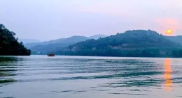 臨沂湖心島「神秘倒影」究竟是啥？物理學博士給出詳細解釋