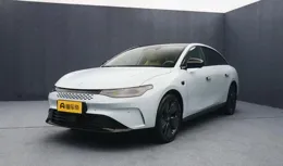 預算15萬左右的C級車，純電/增程可選，配8295芯片，零跑C01帶勁