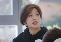 【一路繁花】：倪萍 「失控」 發言，劉曉慶巧妙化解危機！