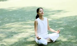 你覺得「斷崖式衰老」更多是生理上的變化，還是心理上的感受？該如何平衡外在護膚和內在心態？