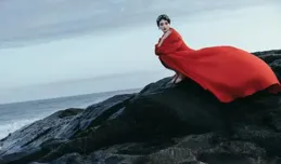 彭小苒【浪姐6】海邊寫真，港風紅玫瑰既視感