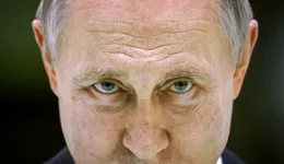 塔吉克展示紅旗17AE，美媒：趁著俄烏戰爭，東大把手伸到中亞