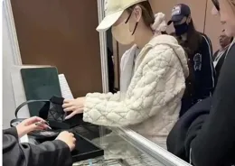 36歲楊穎現狀：逛頂珠寶店被偶遇，一身行頭暴露頂流經濟實力