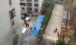 退休消防員翻墻滅火 網友盛贊「刻在骨子裏的責任感」