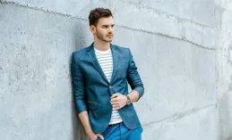 西裝+T恤+牛仔褲=今春最火CP！3招混搭法則穿出松弛高級感