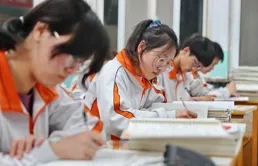 取消中考，推行12年義務教育，需要先解決三個問題