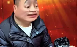 湖北大媽拿出一百多個金鐲子，跳了幾十年廣場舞，他們都說我人好