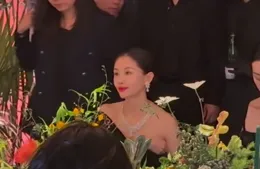 當32歲迪麗熱巴和26歲周也站一起，我才徹底明白，什麽叫相由心生