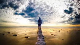 步履從容，心藏永珍：在行者之旅中淬煉人生至美敘事