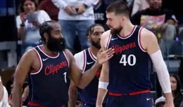 終於等到聯盟認可，這一刻哈登等的太久，但他卻更衣室清醒