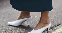 優雅女人都穿「洛夫鞋」，比小白鞋更顯氣質，小個子也可以hold住
