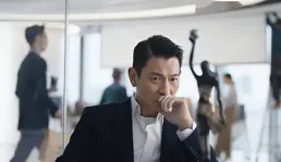 63歲劉德華現身聚餐，身材消瘦令人心疼