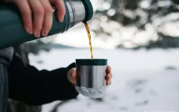 保溫杯一般能保溫多久？科學解讀一杯熱水的溫度保衛戰