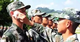 你在部隊遇到過哪些離譜的事？網友_真是一個比一個炸裂啊！