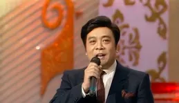 主持人張澤群近照曝光！60歲已退休鬢角花白，老年卡免費遊頤和園