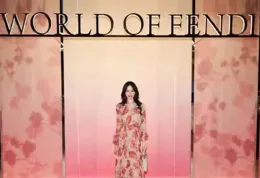 當劉詩詩的清冷遇上唐嫣的愛笑：同屬 85 花，活動中的不同境遇