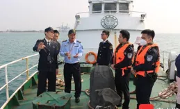 織密海上安全防線 「國門利劍2025」海陸空聯合執法行動在青島舉行