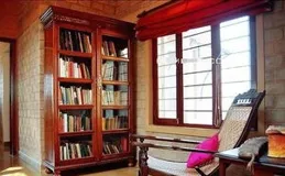 隱藏在書櫃後的神秘餐廳，宛如秘密基地讓人找不到入口！