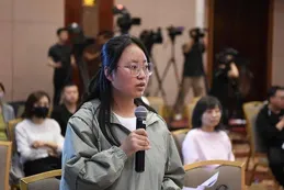 不讓專業的人做專業的事情，太陽這樣的建隊方式能成功才怪了？